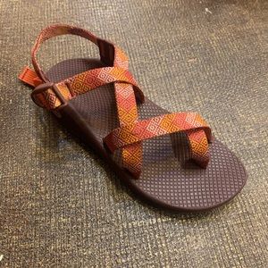 NEW IN BOX! NEVER WORN! Chaco Z/Cloud 2 Sandal